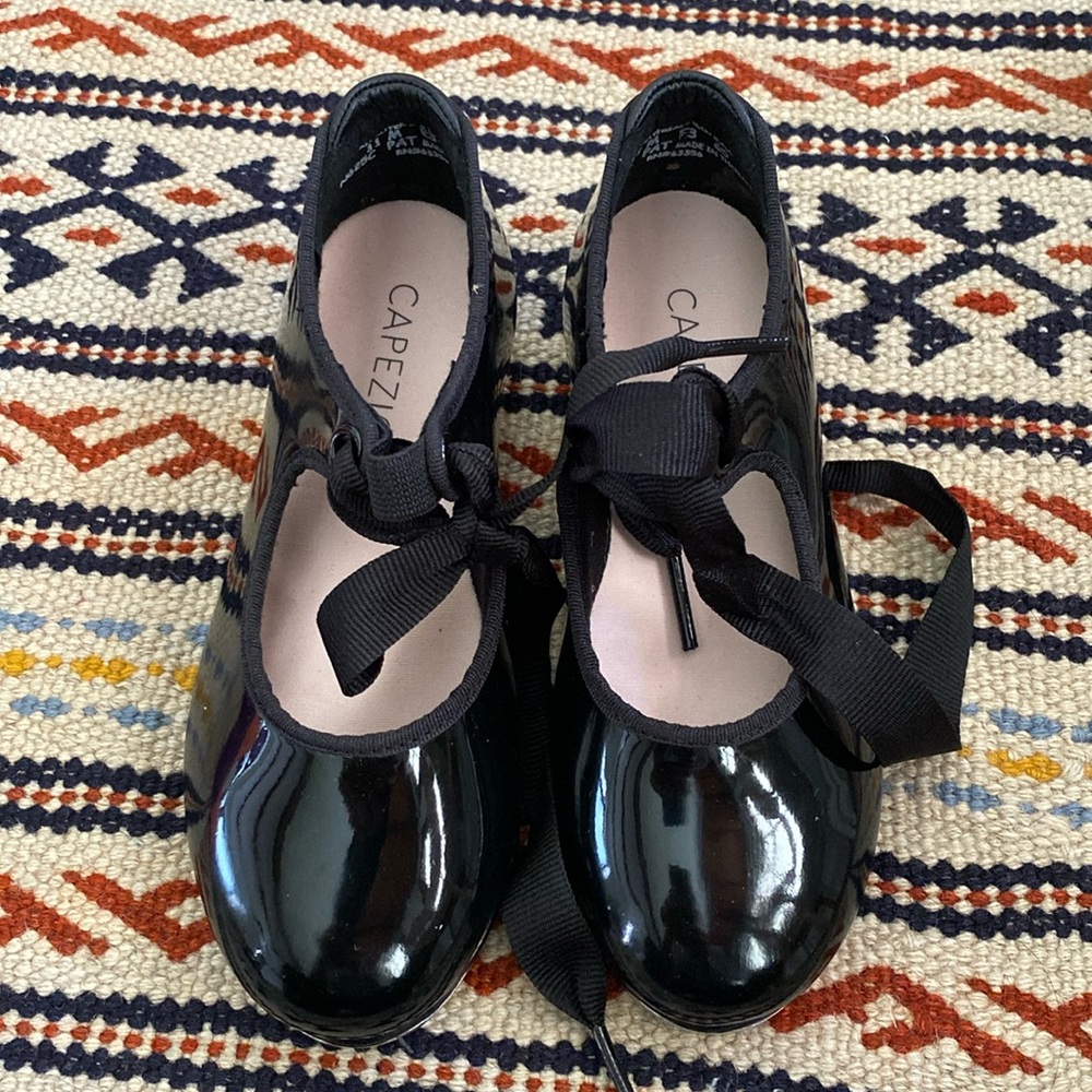 Capezio tap shoes. Size 11T. NWOT.